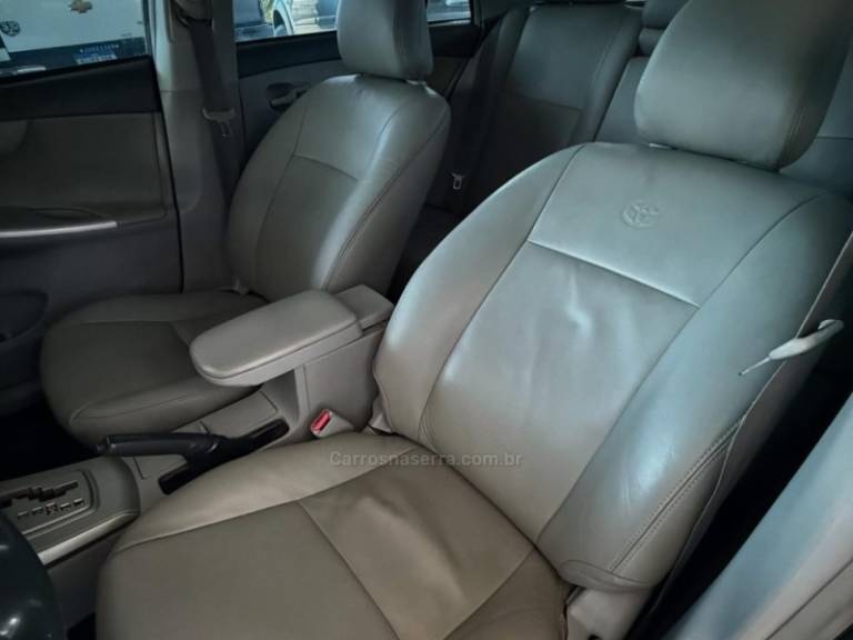 TOYOTA - COROLLA - 2009/2010 - Prata - R$ 62.900,00