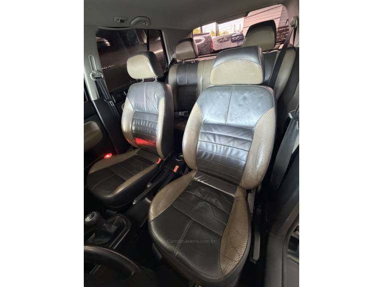 VOLKSWAGEN - GOLF - 2009/2009 - Preta - R$ 49.900,00