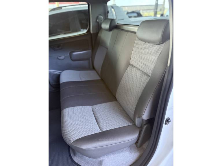 TOYOTA - HILUX - 2015/2015 - Branca - R$ 129.900,00