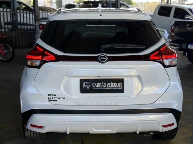 NISSAN - KICKS - 2022/2023 - Branca - R$ 114.900,00