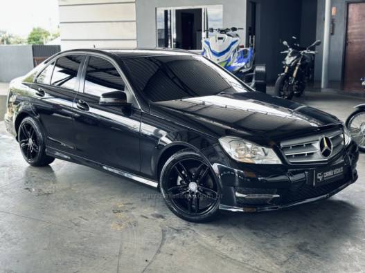 MERCEDES-BENZ - C 180 - 2014/2014 - Preta - R$ 84.900,00