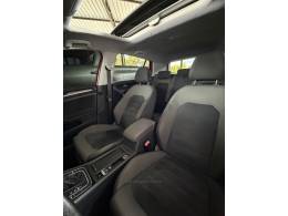 VOLKSWAGEN - GOLF - 2013/2014 - Vermelha - R$ 86.900,00