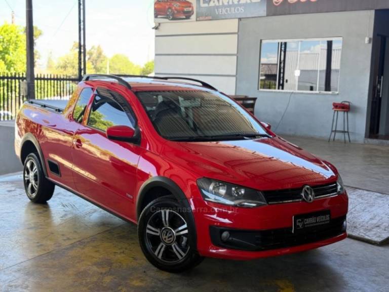 VOLKSWAGEN - SAVEIRO - 2013/2014 - Vermelha - R$ 54.900,00