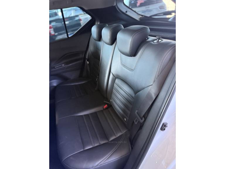 NISSAN - KICKS - 2022/2023 - Branca - R$ 114.900,00