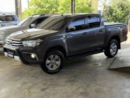 TOYOTA - HILUX - 2017/2017 - Cinza - R$ 184.900,00
