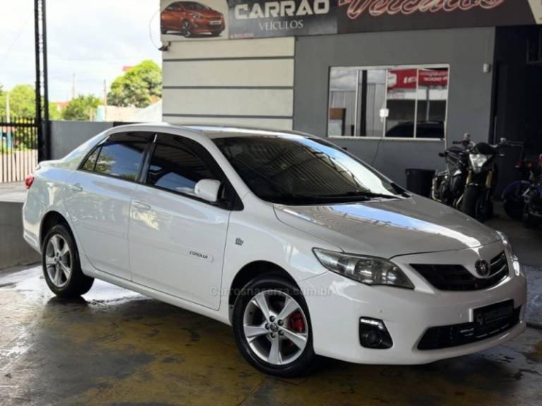 TOYOTA - COROLLA - 2012/2013 - Branca - R$ 74.900,00