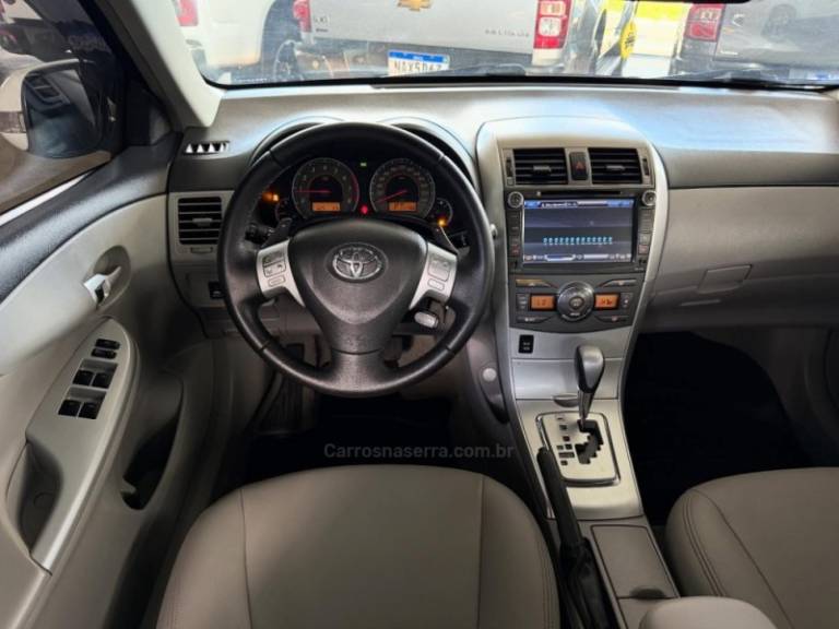 TOYOTA - COROLLA - 2012/2013 - Branca - R$ 74.900,00