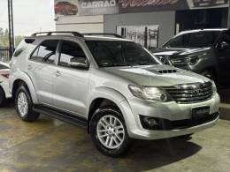 TOYOTA - HILUX SW4 - 2012/2012 - Prata - R$ 144.900,00
