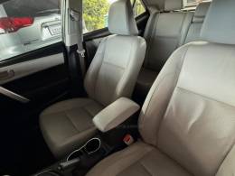 TOYOTA - COROLLA - 2017/2018 - Preta - R$ 109.900,00