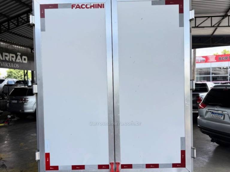 KIA MOTORS - BONGO - 2016/2016 - Branca - R$ 134.900,00