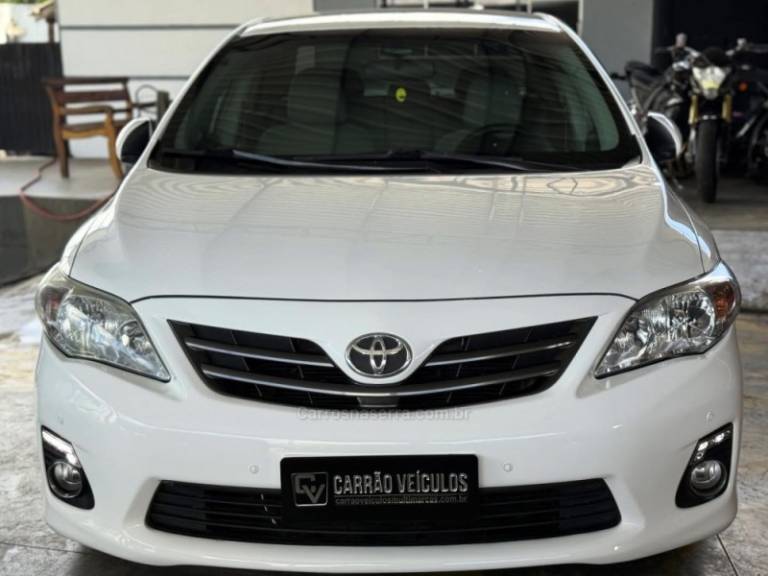 TOYOTA - COROLLA - 2012/2013 - Branca - R$ 74.900,00