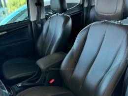 CHEVROLET - S10 - 2022/2022 - Branca - R$ 209.900,00