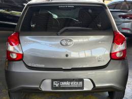 TOYOTA - ETIOS - 2018/2018 - Cinza - R$ 59.900,00