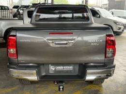 TOYOTA - HILUX - 2017/2017 - Cinza - R$ 184.900,00