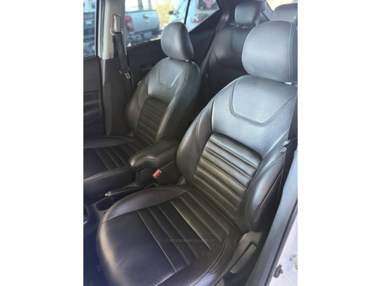 NISSAN - KICKS - 2022/2023 - Branca - R$ 114.900,00