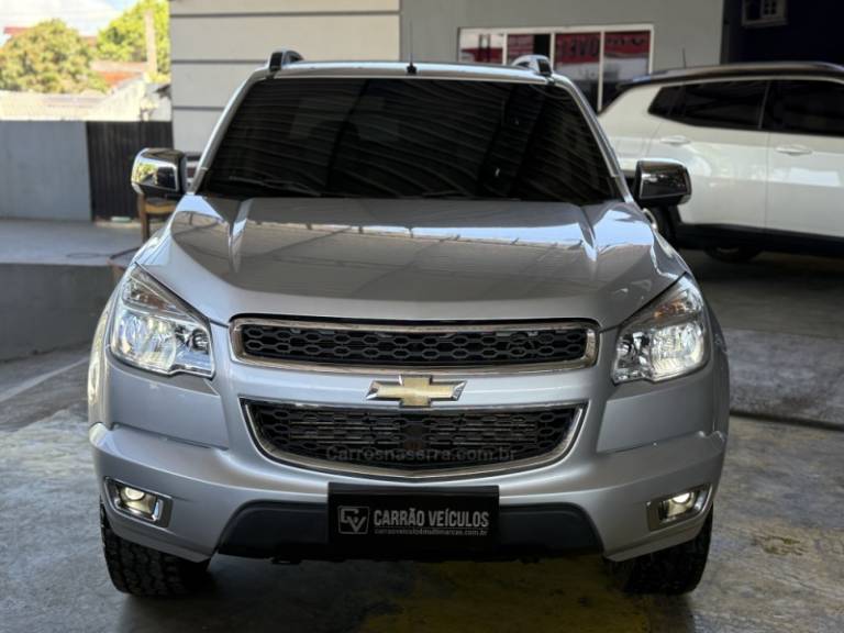 CHEVROLET - S10 - 2013/2014 - Prata - R$ 119.900,00