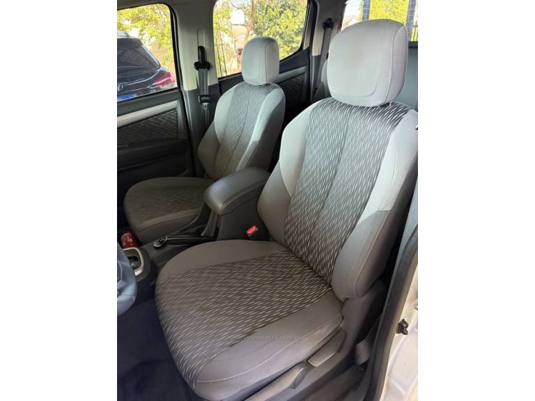 CHEVROLET - S10 - 2013/2014 - Prata - R$ 119.900,00